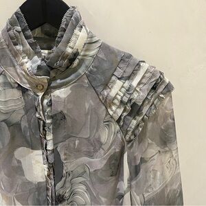 Diane von Furstenberg Grey Floral Blouse Beautiful Pleating, Sz 8 Small-Medium